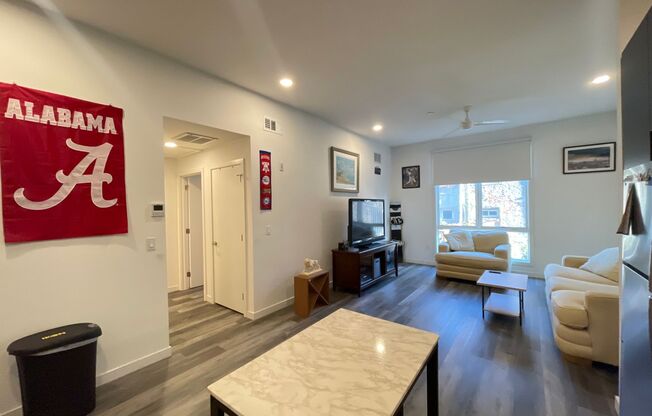 1 bed, 1 bath, $1,295, Unit 203