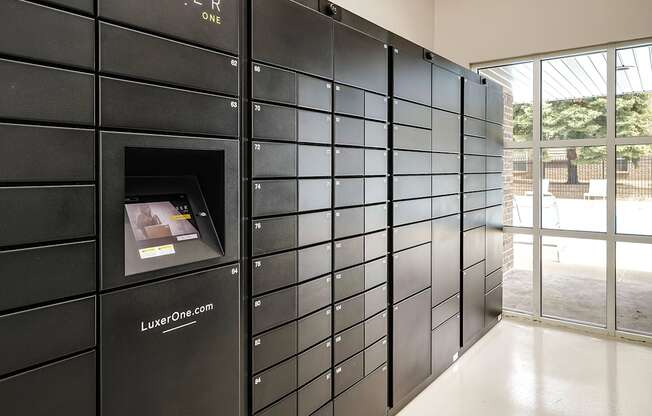 One- two- and three-bedroom apartment homes featuring amenities like three pools, fitness center, basketball court and much more at The Pointe in La Vista, NE