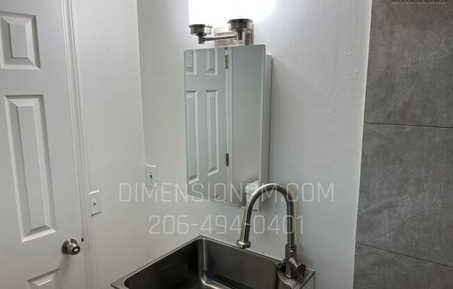 Studio, 1 bath, 209 sqft, $575, Unit Unit 033