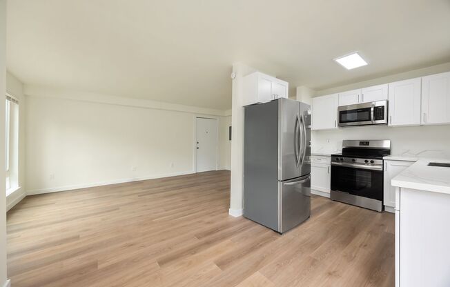 2 beds, 1 bath, 724 sqft, $2,450, Unit 105