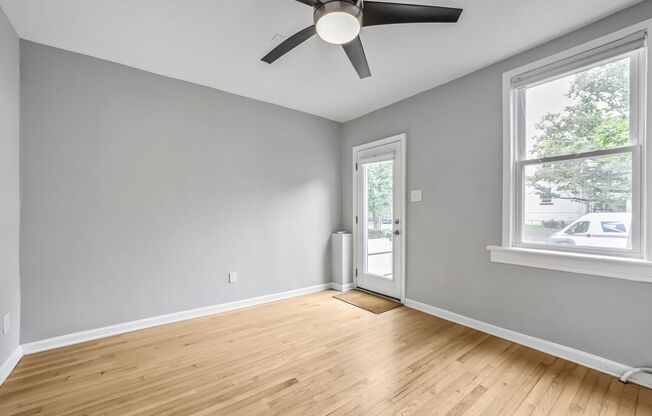 Available Now! 2 Bed / 1 Bath Rowhouse in NOMA