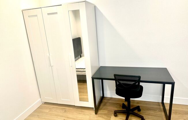 1543 W. 37th Pl Los Angeles, CA 90018