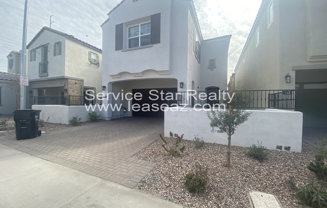 269 E HACKBERRY DR