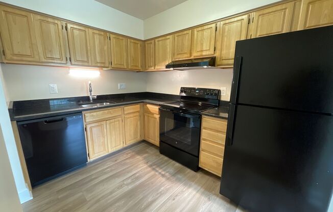 2 beds, 2 baths, 1,000 sqft, $1,899, Unit 14210 #204