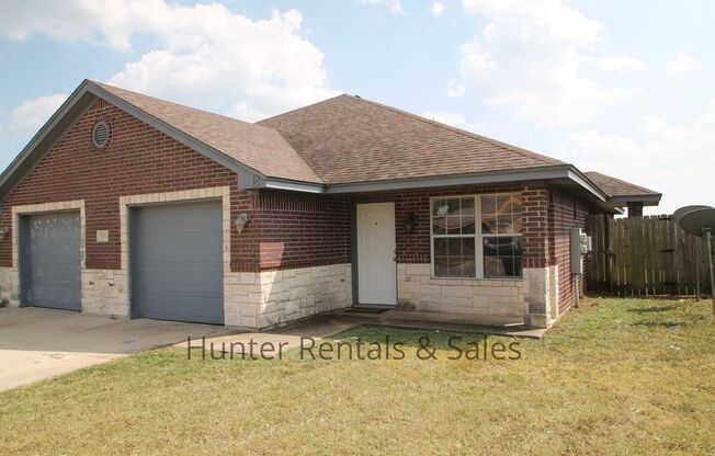 3 beds, 2 baths, $1,195