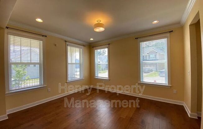 2280 CHATTERING LORY LN