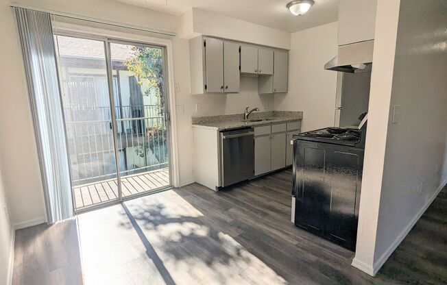 2 beds, 1 bath, 825 sqft, $975, Unit 210