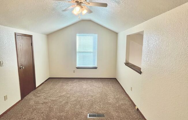 2 beds, 1 bath, 850 sqft, $850, Unit 7B