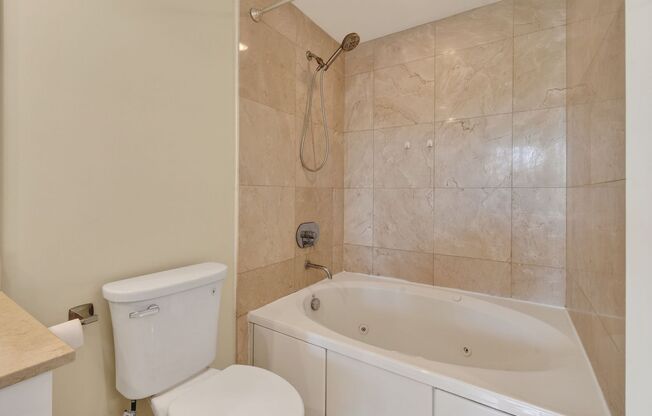 1 bed, 1 bath, 755 sqft, $2,550, Unit #426