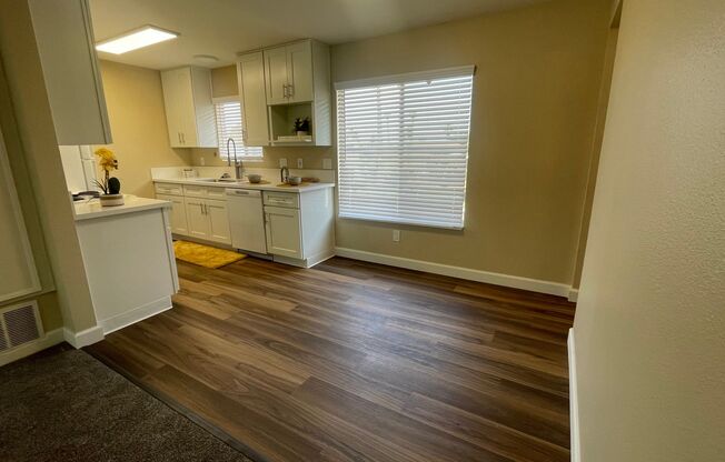2 beds, 2 baths, 900 sqft, $2,595, Unit 36