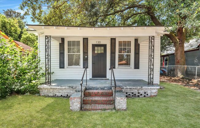 Renovated 3 Bed / 2 Bath Home near to downtown!