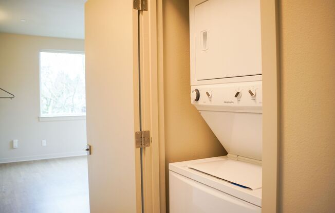 1 bed, 1 bath, $1,395, Unit 205