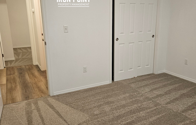 *$500 off your first months rent!* Move-in Ready Home w/new paint & flooring throughout, 2 car garage.