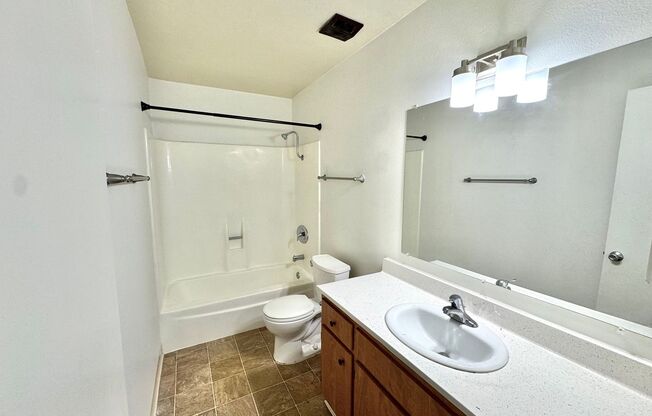2 beds, 2 baths, 850 sqft, $2,275, Unit 2265-26