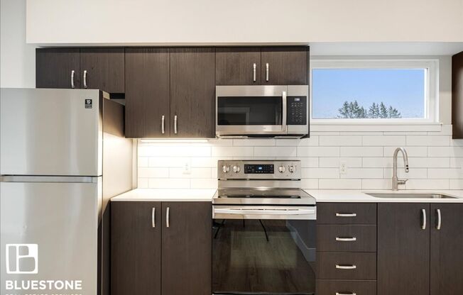 3 beds, 2 baths, 1,254 sqft, $2,100, Unit E336