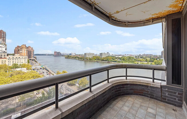1 bed, 1 bath, 686 sqft, $4,750, Unit 10F
