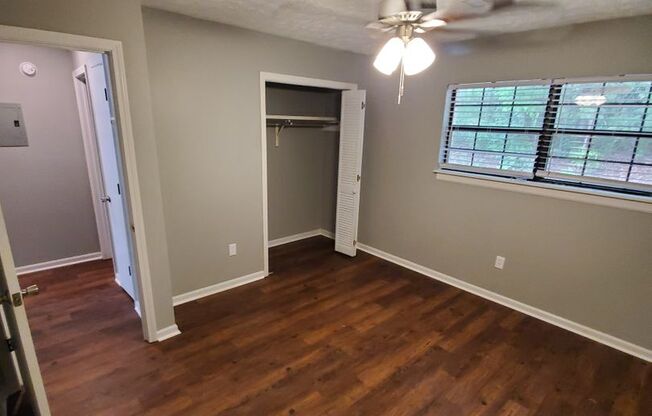 2 beds, 1 bath, $1,200