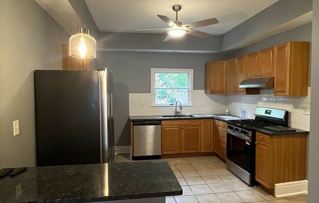 418 Noble Street - Available Now!