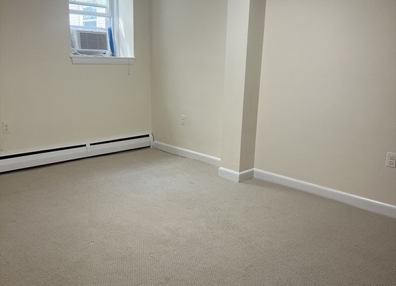 1 bed, 1 bath, $2,250, Unit B1