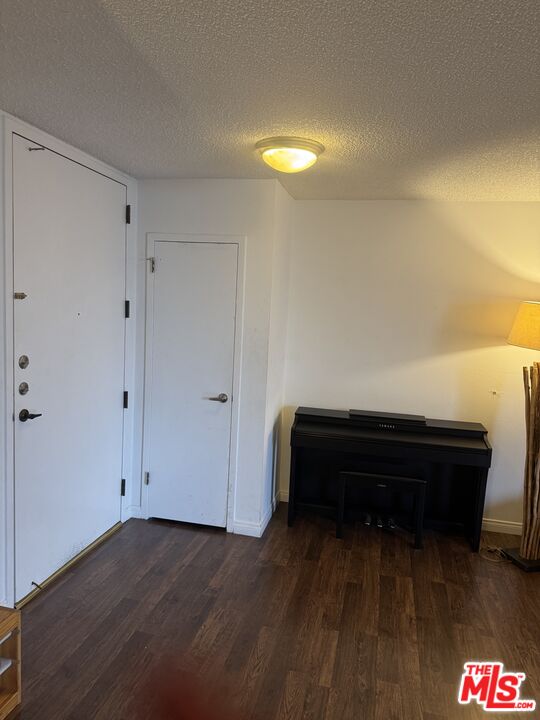 100 S Doheny Dr