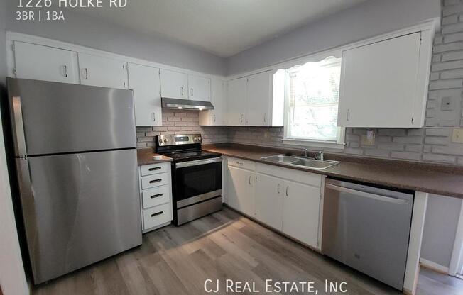 1226 HOLKE RD