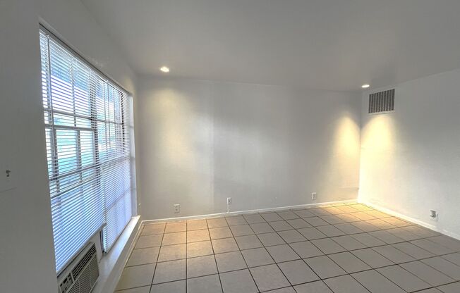 All Bills Paid 1 Bedroom 1 Bath