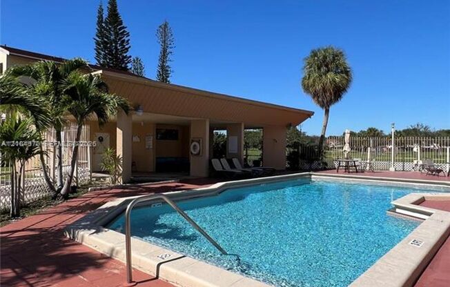 341 W Park Dr cu-106-15, Miami, FL 33172