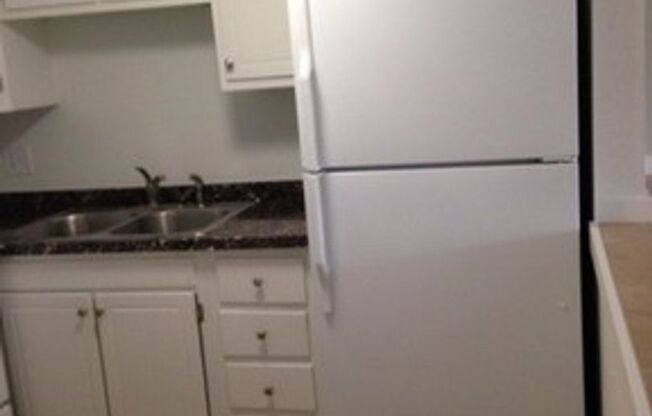 2 beds, 1 bath, 785 sqft, $1,200, Unit D201