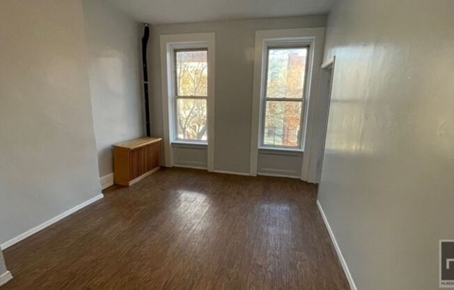 3 beds, 1 bath, $3,027, Unit 2