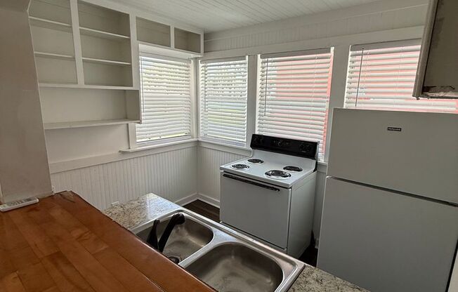 1 bed, 1 bath, $1,150, Unit 1208-1