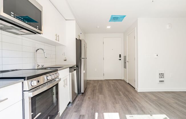 Studio, 1 bath, 301 sqft, $1,349, Unit 02