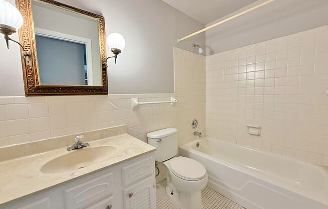 2 beds, 2 baths, 1,100 sqft, $1,395, Unit 1600-420