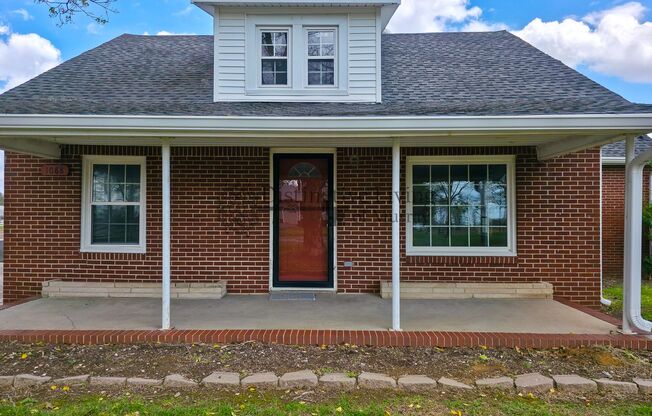 Attention Front Porch Sittin' Lovers- 2 bed 1 bath house in the country in Hazel