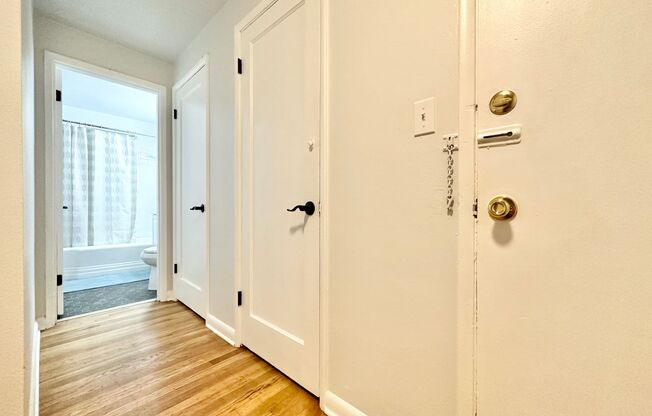 1 bed, 1 bath, 770 sqft, $2,095, Unit Hamrick 106