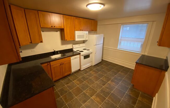 Studio, 1 bath, 500 sqft, $1,350, Unit A