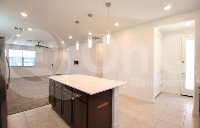 1158 E SABINO DR