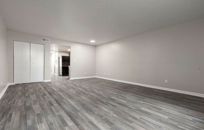 2 beds, 2 baths, $895, Unit 2