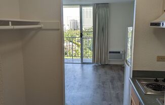 Studio, 1 bath, 317 sqft, $1,800, Unit 909