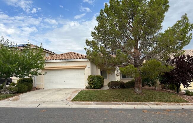 POOL and SPA! SINGLE STORY SUMMERLIN HOUSE. 3-CAR GARAGE