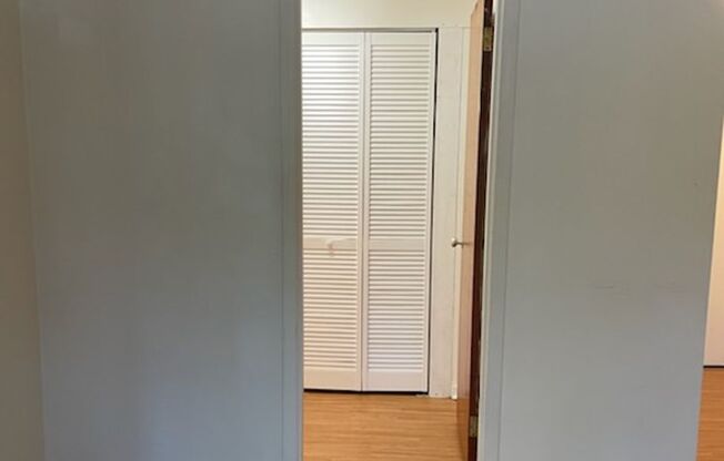 Studio, 1 bath, 487 sqft, $1,215, Unit Fifth L-A