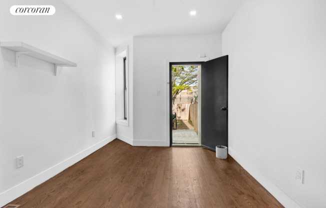 297 HINSDALE ST