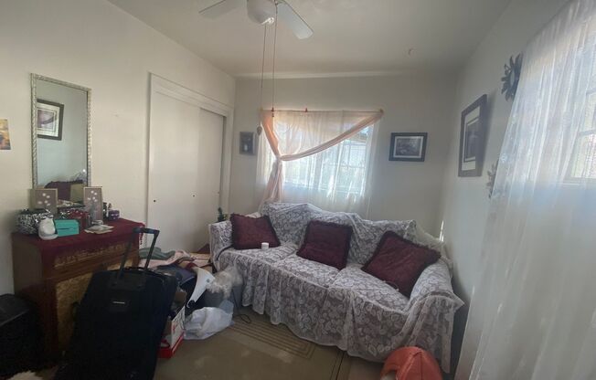 3 beds, 1 bath, $1,200