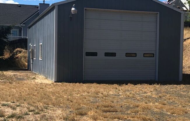 24x48 Storage shop in Hucrest area with large RV garage door