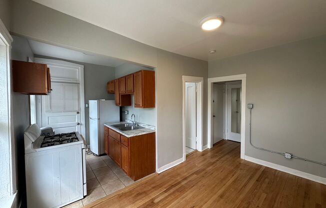 2 beds, 1 bath, $1,450