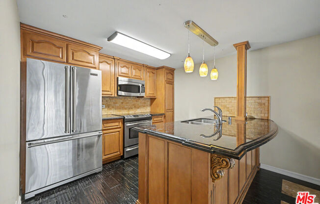2 beds, 2 baths, 1,088 sqft, $4,800, Unit 510
