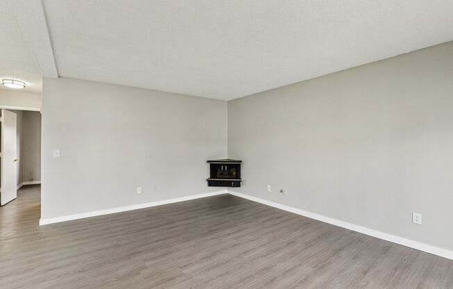 2 beds, 1 bath, 987 sqft, $1,499, Unit 06