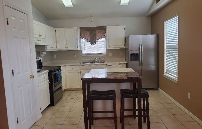 3 beds, 2 baths, $1,700