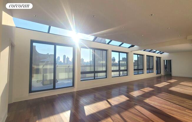 6 beds, 4.5 baths, 6,000 sqft, $55,000, Unit PHA