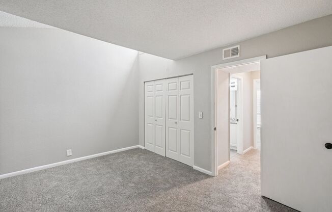 2 beds, 1.5 baths, 980 sqft, $1,425, Unit 972