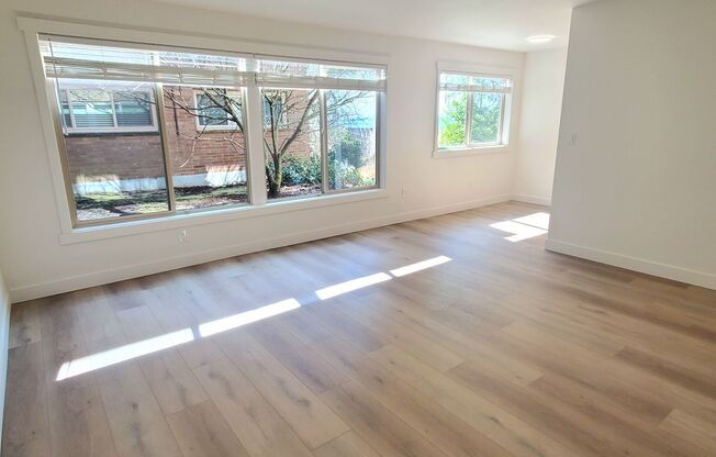 2 beds, 1 bath, 731 sqft, $2,795, Unit 105